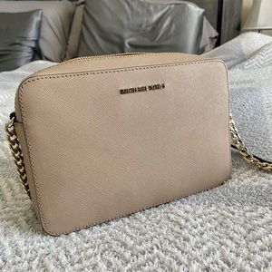 Michael Kors Jet Set Large EW Crossbody